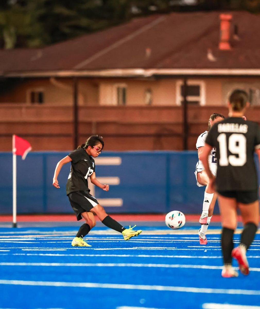ERHS girls soccer advance to round 2 of CIF